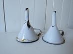 *** 2 Wit emaille trechters ***, Ophalen of Verzenden
