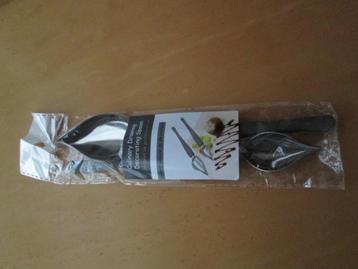 2 dresseerlepels . Nieuw in verpakking beschikbaar voor biedingen
