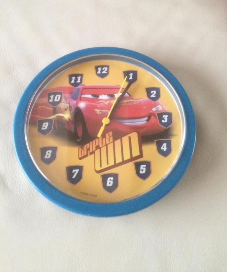wandklok Cars, Kinderen en Baby's, Kinderkamer | Inrichting en Decoratie, Gebruikt, Klok, Verzenden