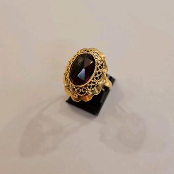 Vintage 14 karaats gouden ring bezet met Granaat geelgoud beschikbaar voor biedingen