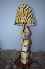 Houten tafellamp kat /tijger, Huis en Inrichting, Lampen | Tafellampen, Dierenprint, Gebruikt, Metaal, 50 tot 75 cm