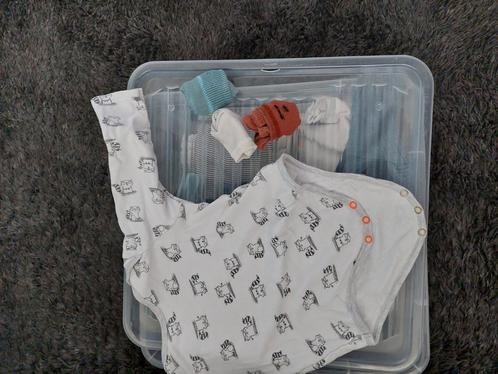Box vol met rompers maat 80, Kinderen en Baby's, Babykleding | Overige, Zo goed als nieuw, Ophalen of Verzenden