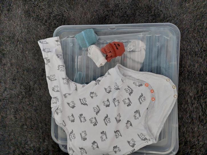 Box vol met rompers maat 80, Kinderen en Baby's, Babykleding | Overige, Zo goed als nieuw, Ophalen of Verzenden