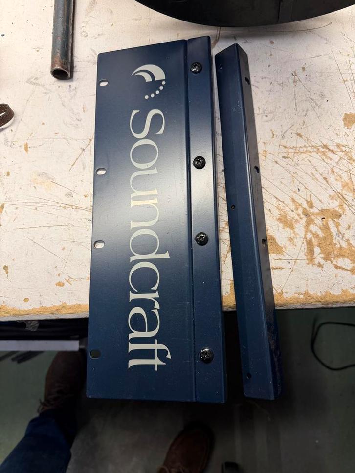 Soundcraft 19" Rack Bevestiging Beugels, Muziek en Instrumenten, Instrumenten | Onderdelen, Gebruikt, Overige instrumenten, Ophalen of Verzenden