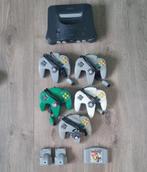 Nintendo 64, Spelcomputers en Games, Ophalen of Verzenden, Met 2 controllers