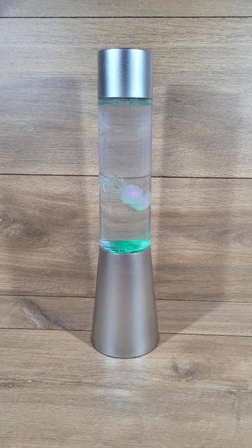 Lavalamp met twee kwallen beschikbaar voor biedingen