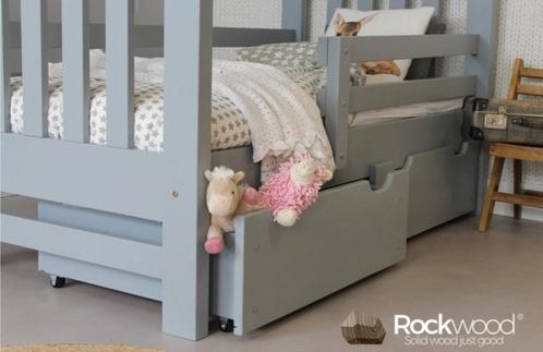 Peuterbed Grijs met Matras en lades, Kinderen en Baby's, Kinderkamer | Bedden, Zo goed als nieuw, 140 tot 160 cm, 70 tot 85 cm