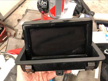 Audi a1 8x0857273b headunit beschikbaar voor biedingen