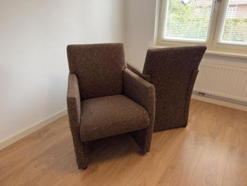 Stoffen eetkamer stoelen (2 stuks) op wielen beschikbaar voor biedingen