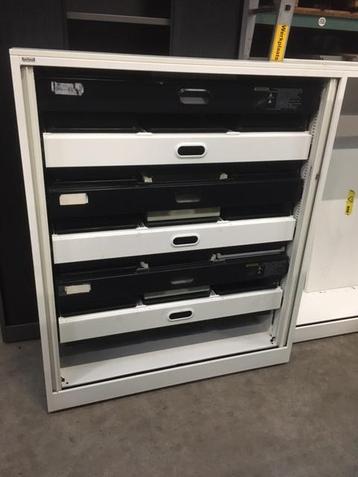 Gereedschap laden kast 145 hoog beschikbaar voor biedingen