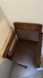 Vier eetkamer stoelen plus een vader en een moeder stoel, Ophalen