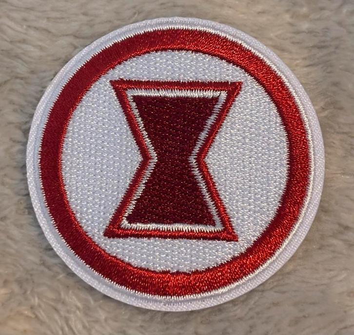 Marvel Avengers Embleem: Black Widow. Nieuw!, Hobby en Vrije tijd, Kledingpatronen, Nieuw, Man, Overige merken, Ophalen of Verzenden