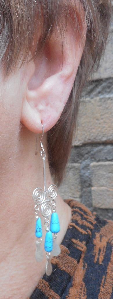 Zilveren hang oorbellen met blauwe steen nr.812, Sieraden, Tassen en Uiterlijk, Oorbellen, Zo goed als nieuw, Hangers, Zilver