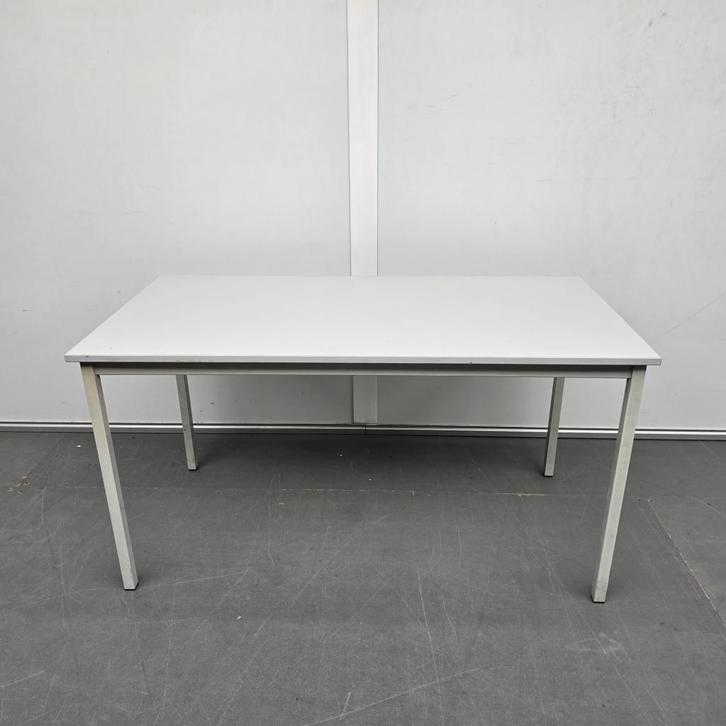 Emmein kantoortafel - 140x70 cm, Huis en Inrichting, Tafelonderdelen, Gebruikt