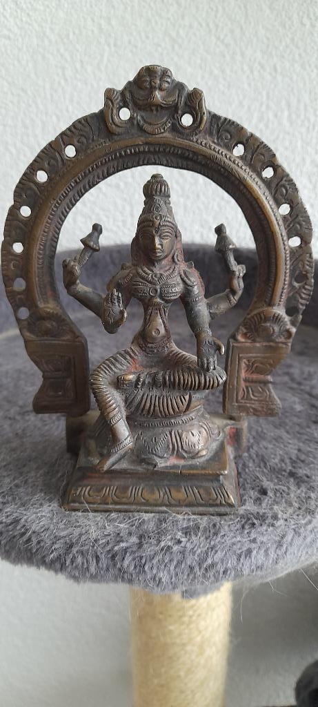 Goddelijke Devi Lakshmi in aureool brons, Antiek en Kunst, Kunst | Niet-Westerse kunst, Verzenden