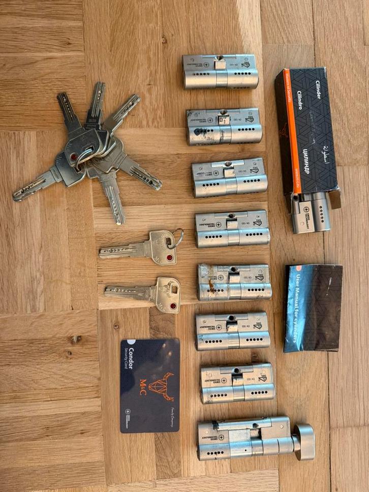 9 gelijksluitende M&C deurcilinders SKG3, Doe-het-zelf en Verbouw, Hang- en Sluitwerk, Zo goed als nieuw, Slot, Rvs, Ophalen of Verzenden