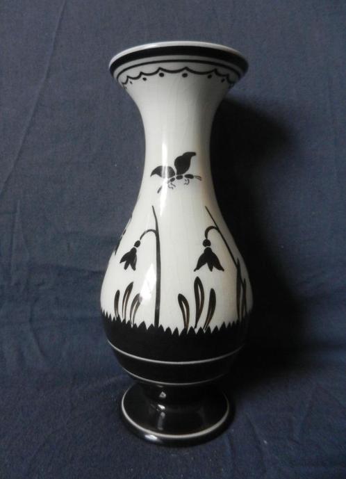 Plateel vaas zwart wit decor Silhouet C. Jonker Gouda c 1955, Antiek en Kunst, Antiek | Keramiek en Aardewerk, Ophalen of Verzenden