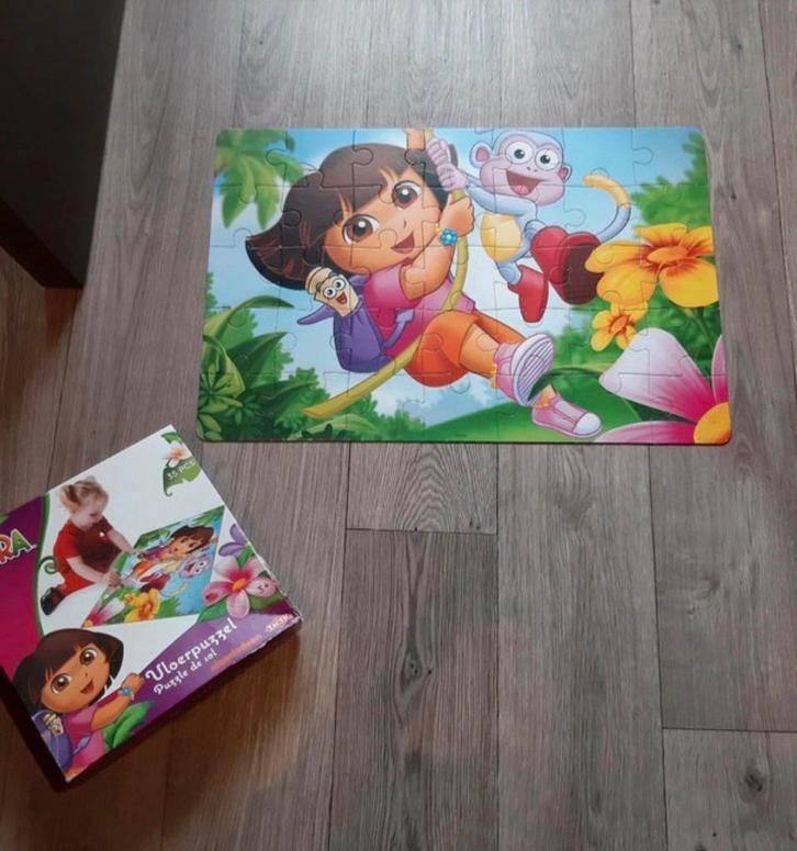 Dora vloer puzzel, Kinderen en Baby's, Speelgoed | Kinderpuzzels, Zo goed als nieuw, 2 tot 4 jaar, 10 tot 50 stukjes, Ophalen of Verzenden