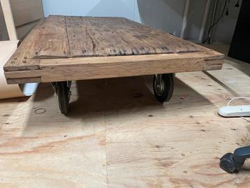 Unieke salontafel beschikbaar voor biedingen