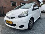 Toyota Aygo 1.0-12V Comfort ( Airco + Nieuwe apk ), Auto's, Voorwielaandrijving, Stof, Gebruikt, Zwart