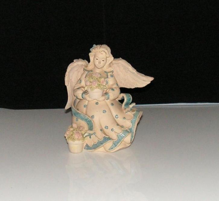 Beeldje van Sarah's Angels, Verzamelen, Beelden en Beeldjes, Gebruikt, Fantasy, Ophalen of Verzenden