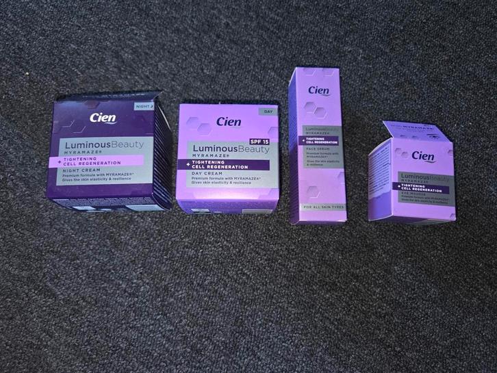 Cien Luminous beauty 4 delig nieuw!, Sieraden, Tassen en Uiterlijk, Uiterlijk | Gezichtsverzorging, Nieuw, Verzorging, Gehele gezicht