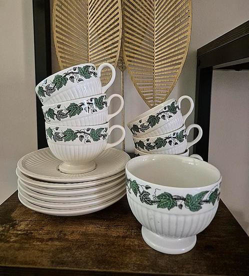 6 Wedgwood Stratford kop en schotels suikerkom, Huis en Inrichting, Keuken | Servies, Zo goed als nieuw, Kop(pen) en/of Schotel(s)