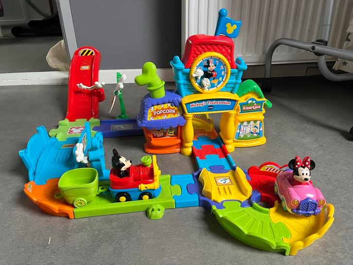 Toet Toet Auto's Set + Mickey Station, Kinderen en Baby's, Speelgoed | Overig, Zo goed als nieuw, Jongen of Meisje, Ophalen
