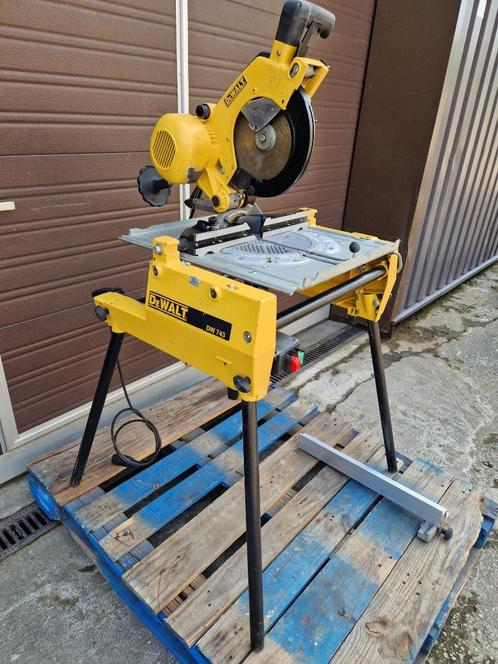 Dewalt DW742 flipover zaagmachine, Doe-het-zelf en Verbouw, Gereedschap | Zaagmachines, Gebruikt, Afkortzaag, 1200 watt of meer