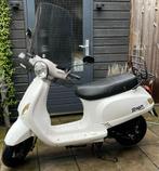 Agmvx50 WIT 2017. 45KM. Geel kenteken. 5606KM. 1e eigenaar, Fietsen en Brommers, Scooters | Piaggio, Ophalen, Gebruikt, Overige modellen