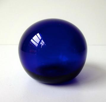 Glazen presse papier paars blauw gekleurd 3292-p