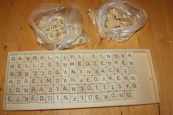 3 setjes houten scrabble letters (300 stuks) in 1 koop beschikbaar voor biedingen