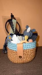 Babyshower/Kraamcadeau mandje met o.a. knuffeldoekje blauw, Ophalen of Verzenden, Nieuw