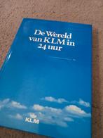 De Wereld van KLM in 24uur., Verzamelen, Luchtvaart en Vliegtuigspotten, Nieuw, Boek of Tijdschrift, Ophalen of Verzenden