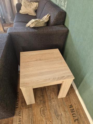 Bijzettafel  beschikbaar voor biedingen