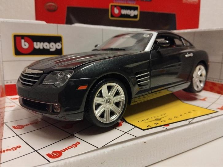 Chrysler Crossfire dark grey 2002 metal Bburago 1:18 KRD, Hobby en Vrije tijd, Modelauto's | 1:18, Zo goed als nieuw, Auto, Bburago