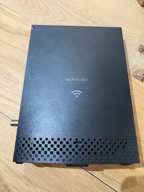 Technicolor TC7210 modem/router, geschikt voor Ziggo, Computers en Software, Routers en Modems, Zo goed als nieuw, Router met modem
