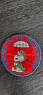 Patch - Peace is our Profession - SNOOPY - 21st TASS - USAF,, Ophalen of Verzenden, Landmacht, Amerika, Embleem of Badge