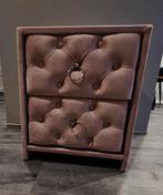 Roze nachtkastje, Ophalen, Zo goed als nieuw, Minder dan 45 cm, Minder dan 55 cm