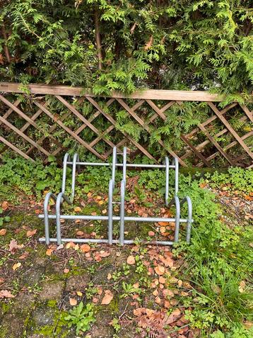Fietsenrek voor 3 fietsen beschikbaar voor biedingen