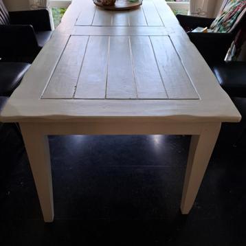 Eettafel, grote witte eettafel, vintage eetkamertafel beschikbaar voor biedingen