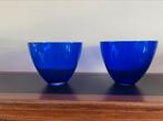 Twee glazen vazen blauw, Ophalen of Verzenden, Gebruikt, Rond, Glas