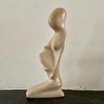 Gestileerd beeldje moeder met baby., Antiek en Kunst, Kunst | Beelden en Houtsnijwerken, Ophalen of Verzenden