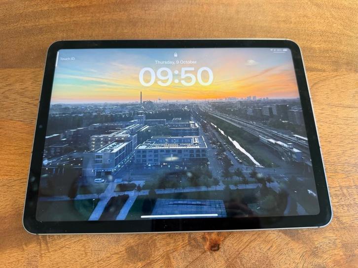 iPad Air 5th Generation Wi-Fi + Cellular 64 GB, Computers en Software, Apple iPads, Zo goed als nieuw, Apple iPad Air, Wi-Fi en Mobiel internet