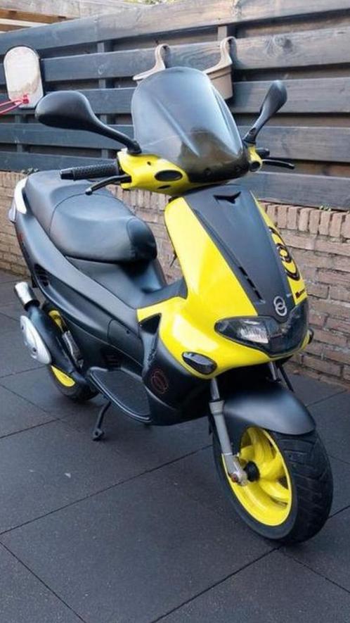 Gilera runner 70, Fietsen en Brommers, Scooters | Piaggio, Zo goed als nieuw, Overige modellen, Ophalen of Verzenden