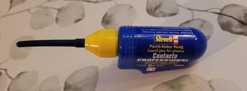REVELL vloeibare plastic lijm beschikbaar voor biedingen
