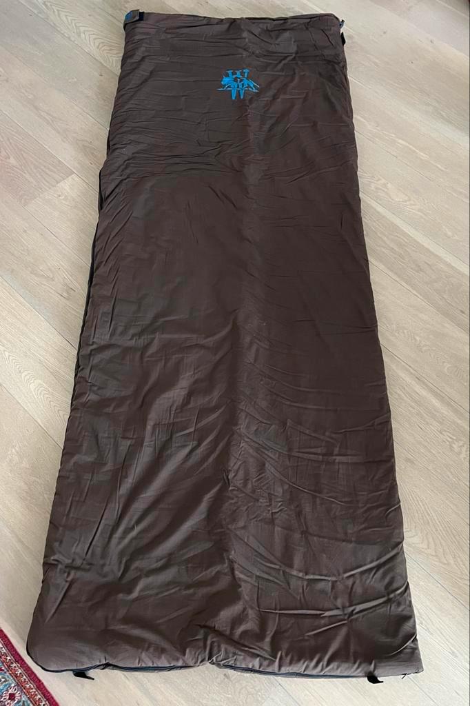 Wildebeast Karoo slaapzak – 3-seizoenen, warm & compact!, Caravans en Kamperen, Slaapzakken, Zo goed als nieuw, Ophalen of Verzenden