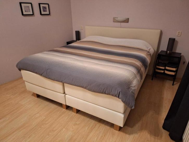 Tweepersoons Boxspring, Huis en Inrichting, Slaapkamer | Boxsprings, Zo goed als nieuw, 180 cm, 210 cm, Tweepersoons, Ophalen