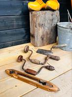 Oud gereedschap: 2x handboor, troffel, schietspoel, Ophalen of Verzenden