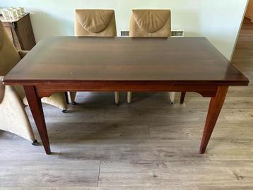 Kersenhouten eetkamertafel beschikbaar voor biedingen